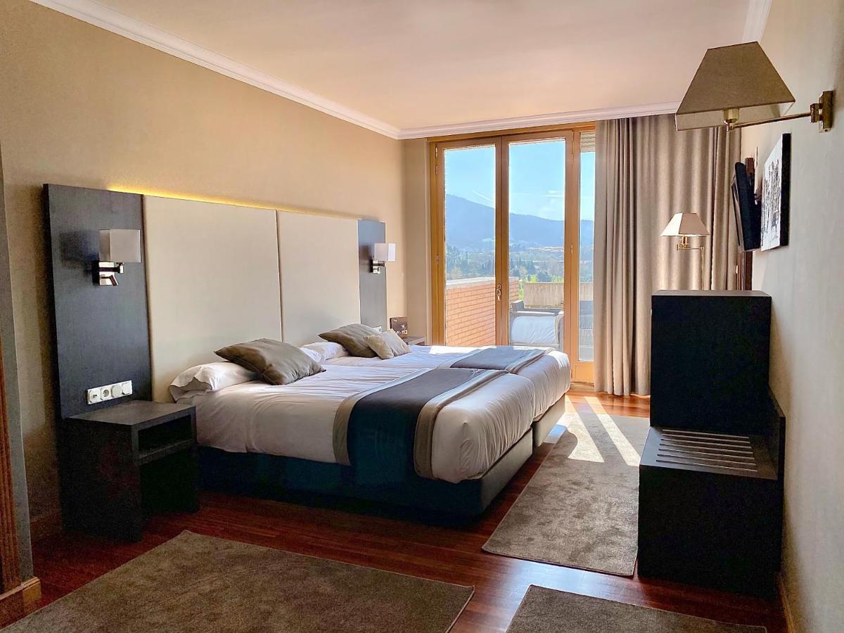 Hotel Armine Basauri Bagian luar foto