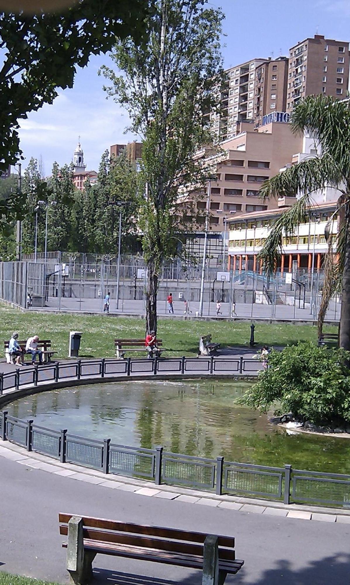 Hotel Armine Basauri Bagian luar foto