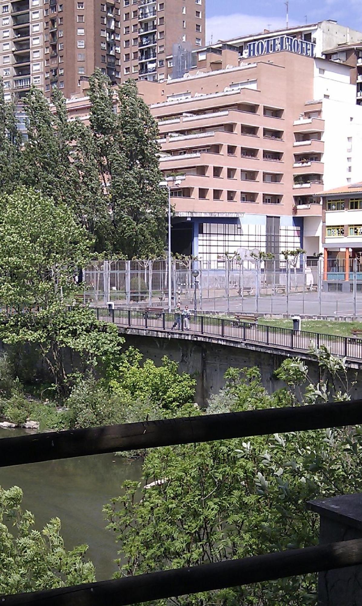 Hotel Armine Basauri Bagian luar foto