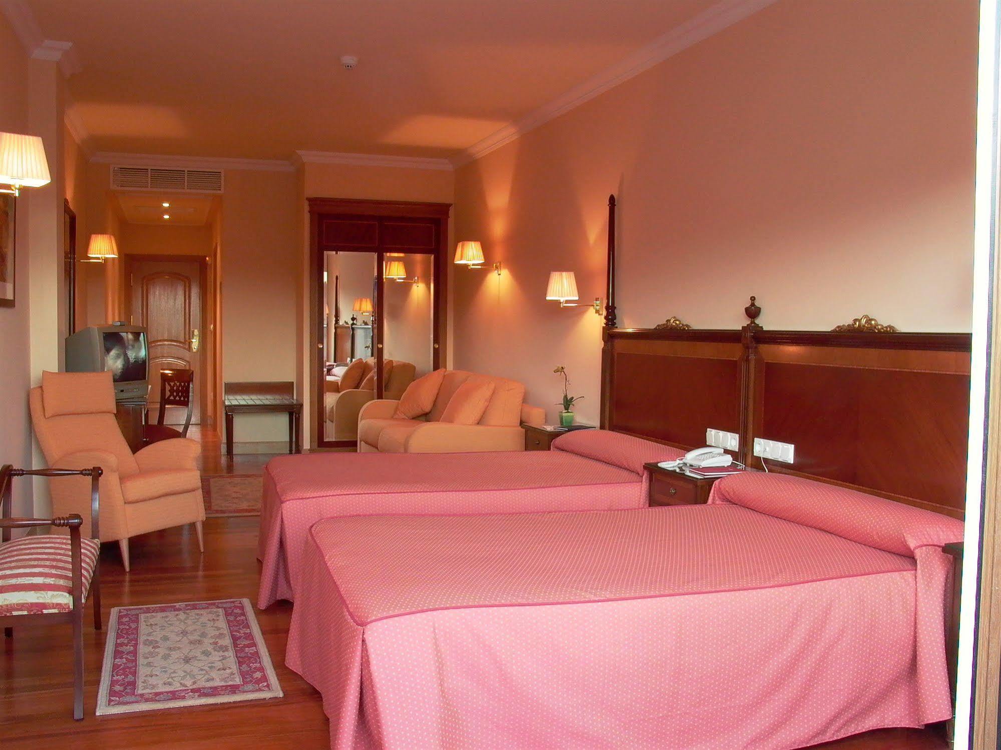 Hotel Armine Basauri Bagian luar foto